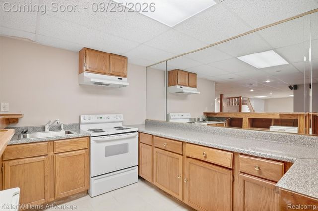 48548 Castleside Drive, Canton Charter Township, MI 48187