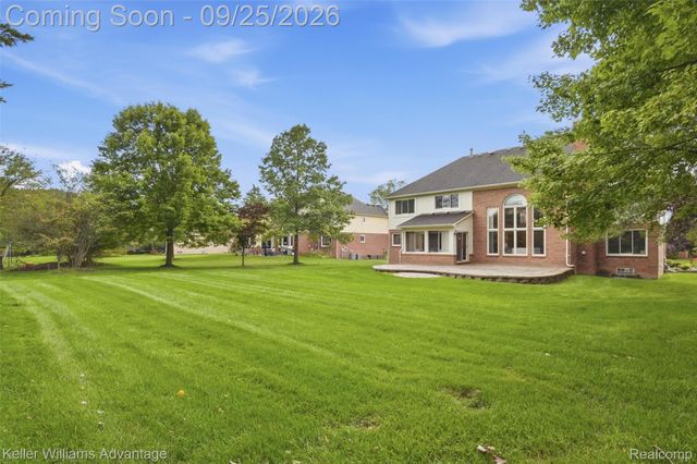 48548 Castleside Drive, Canton Charter Township, MI 48187