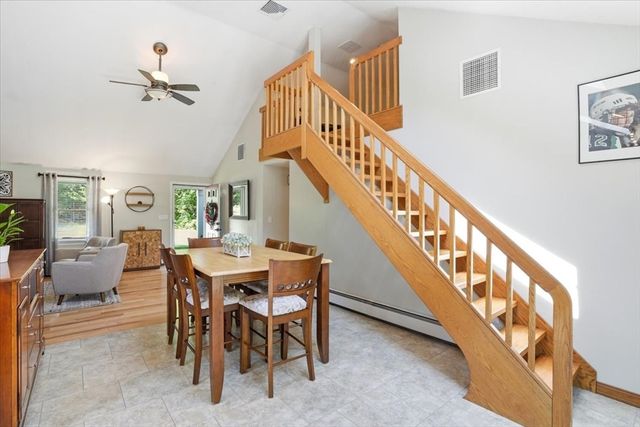 1 Hawthorne St, Lakeville, MA 02347