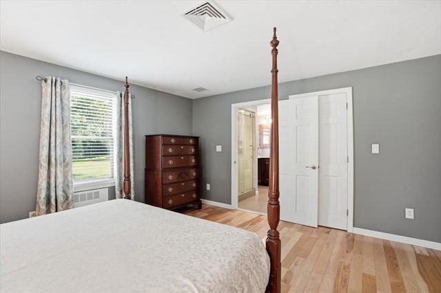 1 Hawthorne St, Lakeville, MA 02347