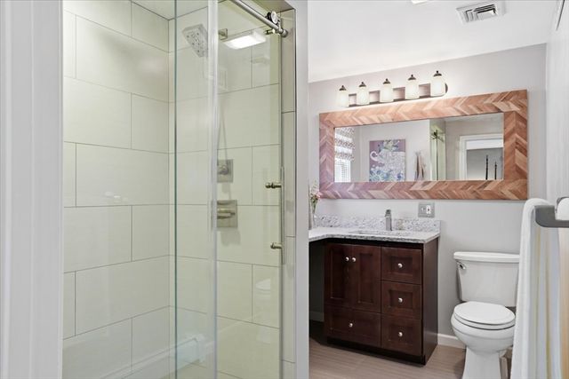 1 Hawthorne St, Lakeville, MA 02347