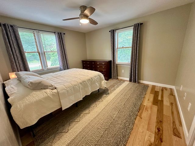 1 Hawthorne St, Lakeville, MA 02347