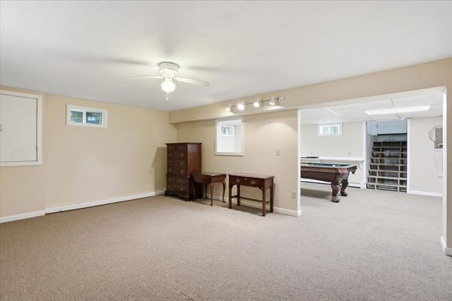 1 Hawthorne St, Lakeville, MA 02347