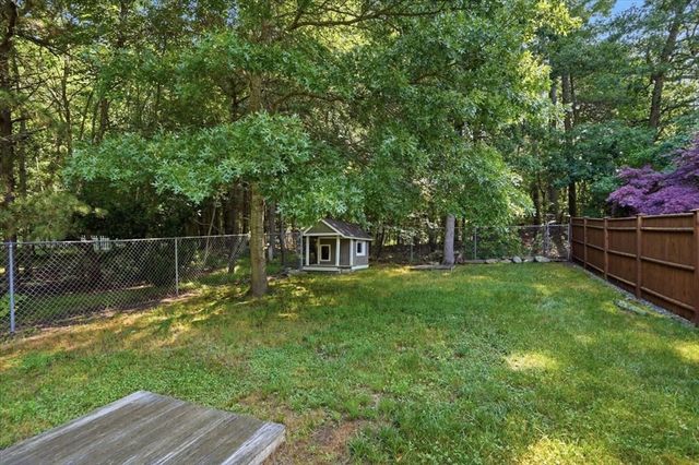 1 Hawthorne St, Lakeville, MA 02347