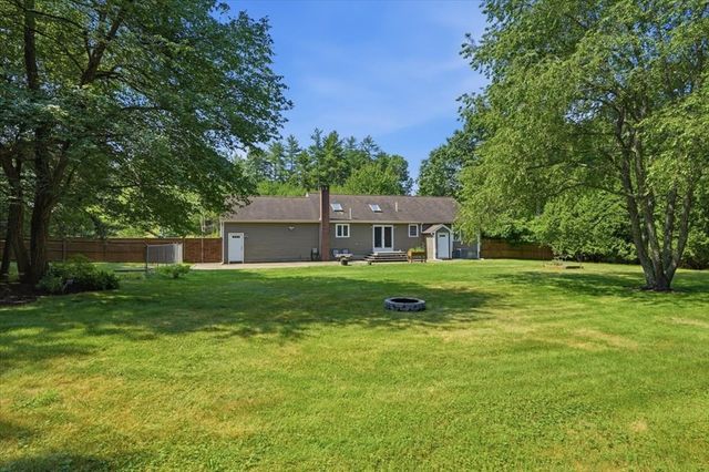 1 Hawthorne St, Lakeville, MA 02347