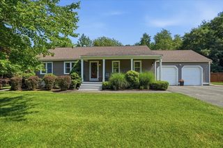1 Hawthorne St, Lakeville, MA 02347