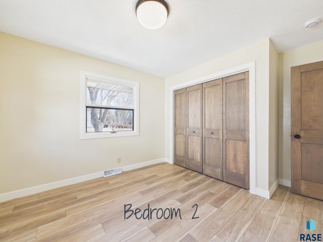 4413 S Lewis Ave Avenue, Sioux Falls, SD 57103