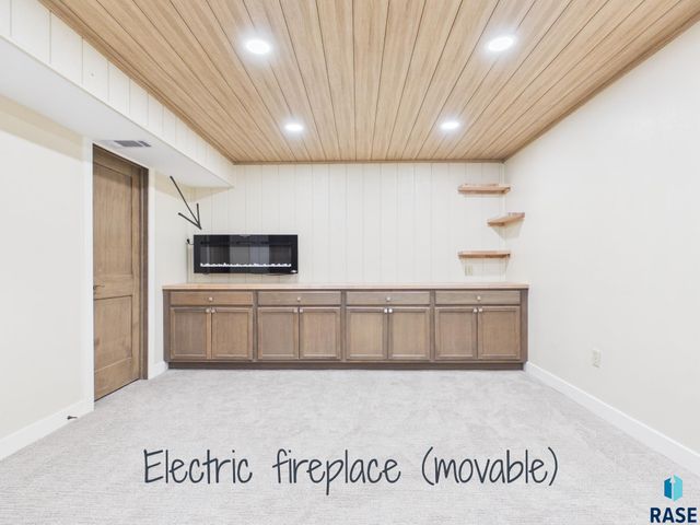 4413 S Lewis Ave Avenue, Sioux Falls, SD 57103