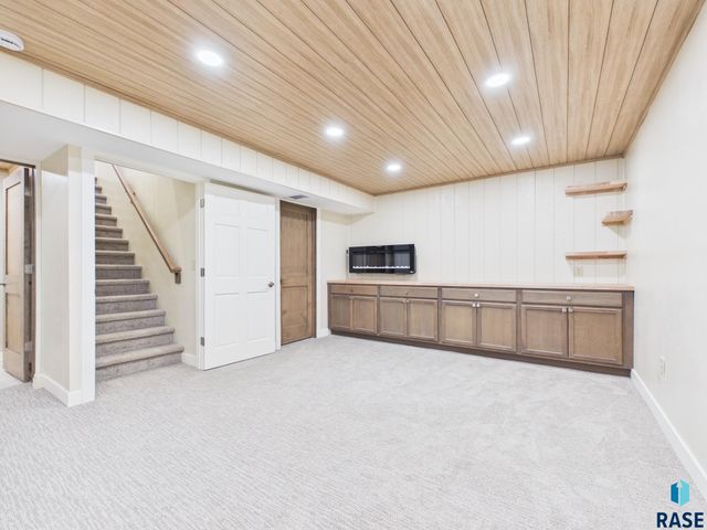 4413 S Lewis Ave Avenue, Sioux Falls, SD 57103