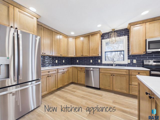 4413 S Lewis Ave Avenue, Sioux Falls, SD 57103