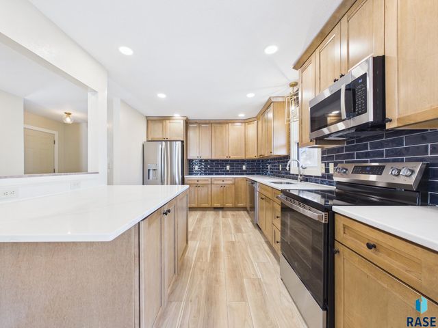 4413 S Lewis Ave Avenue, Sioux Falls, SD 57103