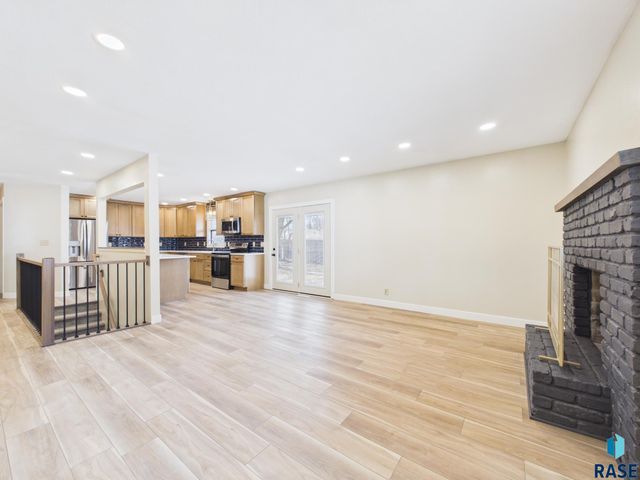 4413 S Lewis Ave Avenue, Sioux Falls, SD 57103