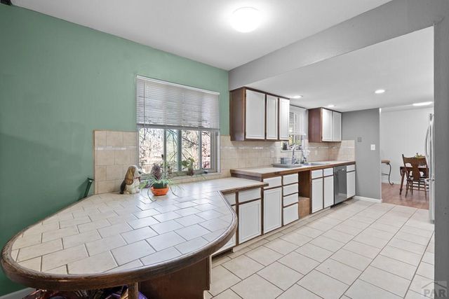 2 Bellflower Ct, Pueblo, CO 81001