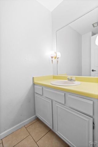 2 Bellflower Ct, Pueblo, CO 81001