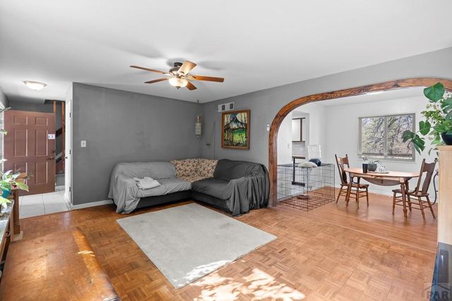 2 Bellflower Ct, Pueblo, CO 81001