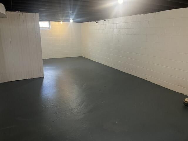 1203 S 87th STREET, West Allis, WI 53214