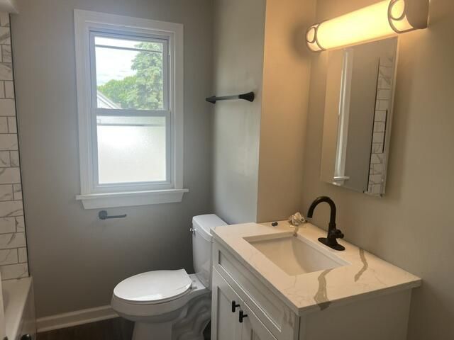 1203 S 87th STREET, West Allis, WI 53214