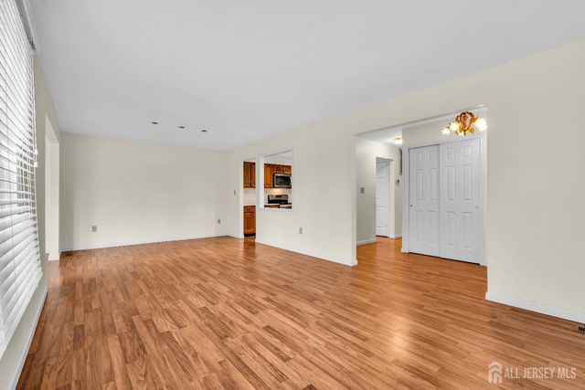 10 Yorkshire Drive B, Monroe, NJ 08831