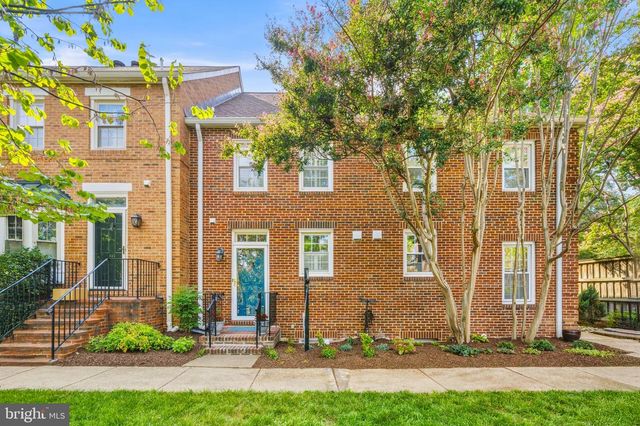 403 OLD TOWN CT, Alexandria, VA 22314