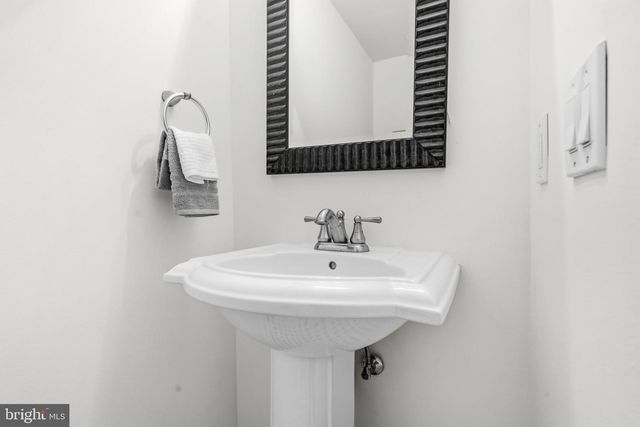 403 OLD TOWN CT, Alexandria, VA 22314