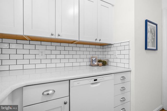403 OLD TOWN CT, Alexandria, VA 22314