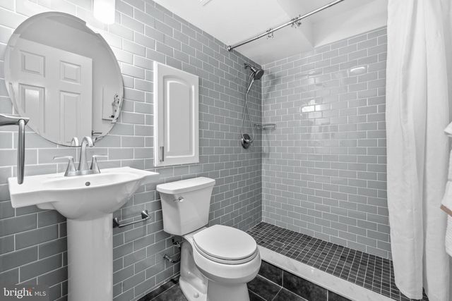403 OLD TOWN CT, Alexandria, VA 22314