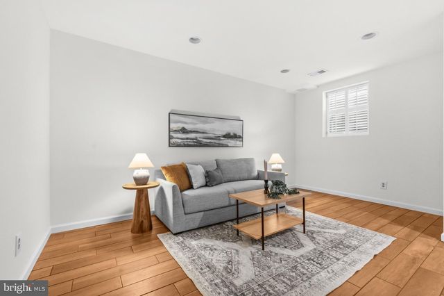 403 OLD TOWN CT, Alexandria, VA 22314