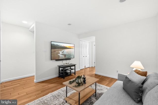 403 OLD TOWN CT, Alexandria, VA 22314