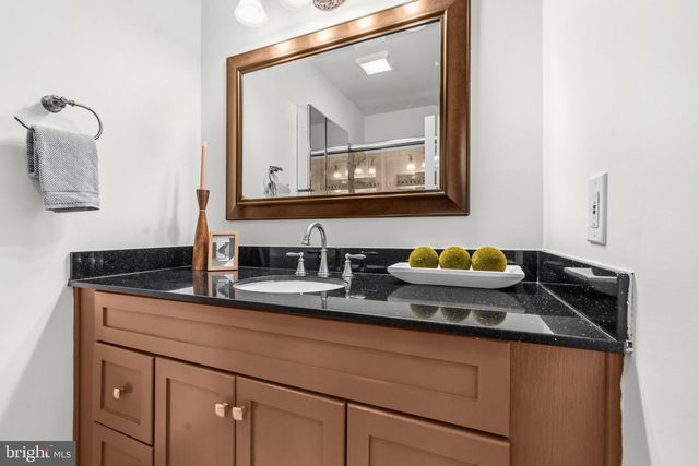 403 OLD TOWN CT, Alexandria, VA 22314