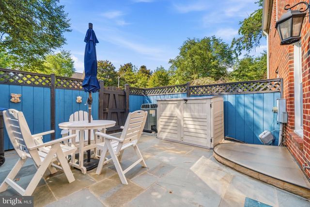 403 OLD TOWN CT, Alexandria, VA 22314