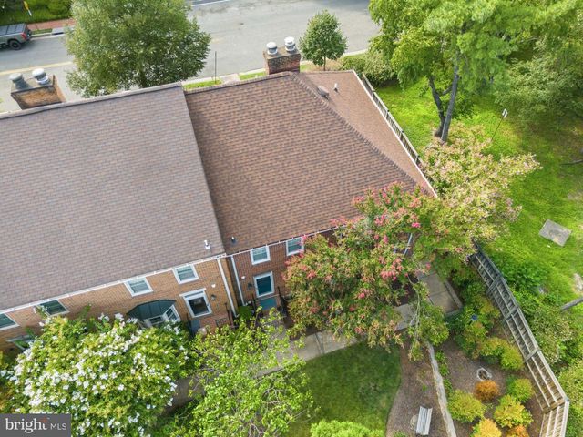 403 OLD TOWN CT, Alexandria, VA 22314