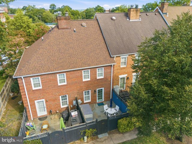 403 OLD TOWN CT, Alexandria, VA 22314