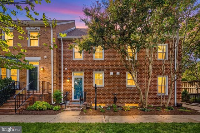 403 OLD TOWN CT, Alexandria, VA 22314