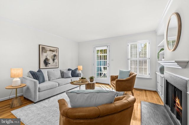 403 OLD TOWN CT, Alexandria, VA 22314