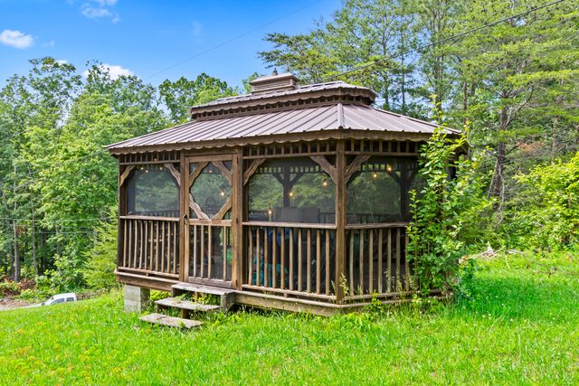10310 Kentucky 1274, Wellington, KY 40387