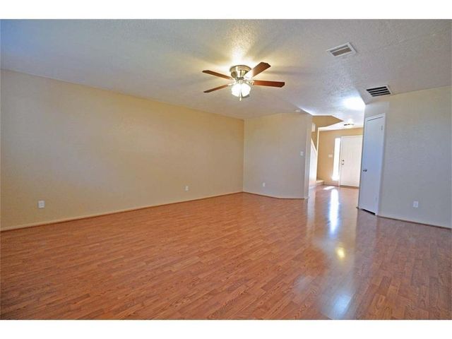 1500 Sylvia LN, Round Rock, TX 78681