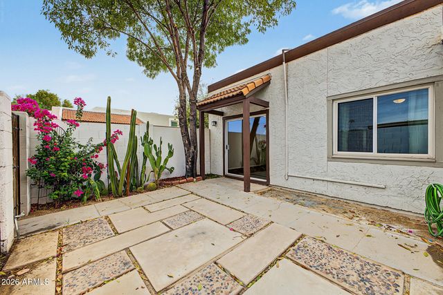 952 E DIAMOND Drive, Tempe, AZ 85283