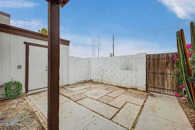 952 E DIAMOND Drive, Tempe, AZ 85283