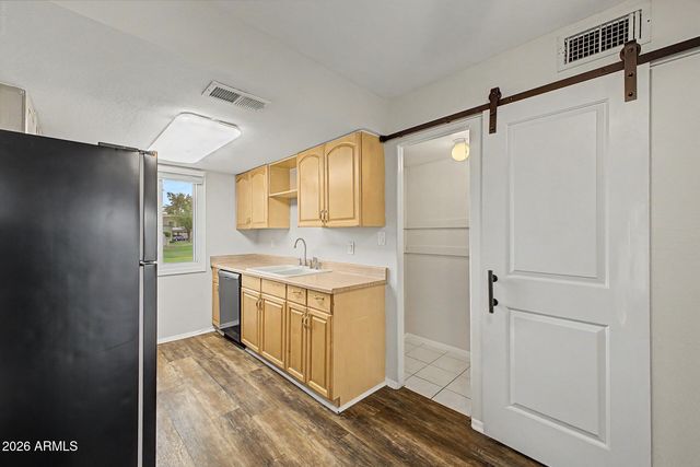 952 E DIAMOND Drive, Tempe, AZ 85283