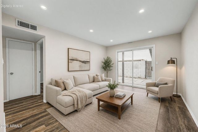 952 E DIAMOND Drive, Tempe, AZ 85283