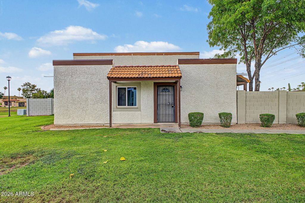 952 E DIAMOND Drive, Tempe, AZ 85283 — exterior