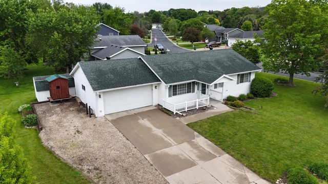 407 Cedar Court NE, Pine Island, MN 55963