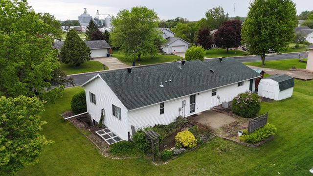 407 Cedar Court NE, Pine Island, MN 55963