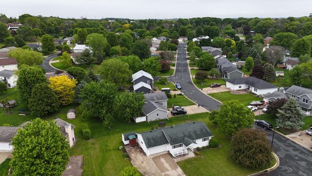 407 Cedar Court NE, Pine Island, MN 55963