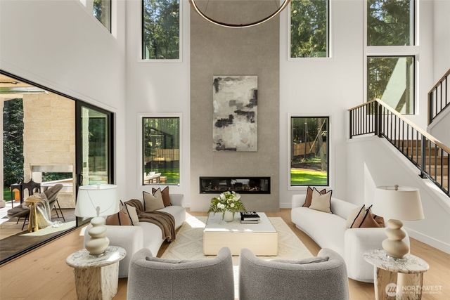 13203 NE 54th Place, Bellevue, WA 98005