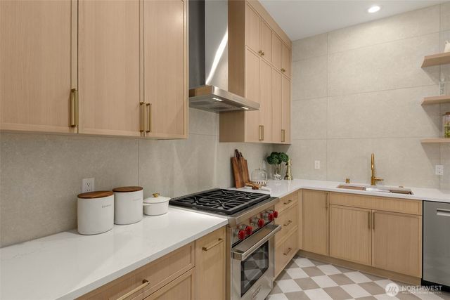 13203 NE 54th Place, Bellevue, WA 98005