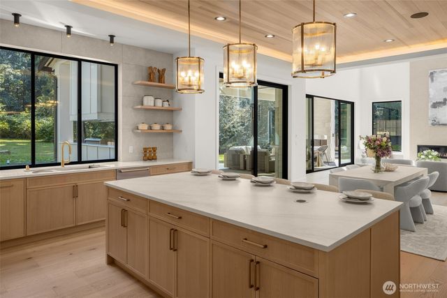 13203 NE 54th Place, Bellevue, WA 98005