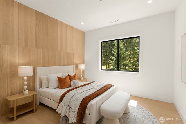 13203 NE 54th Place, Bellevue, WA 98005