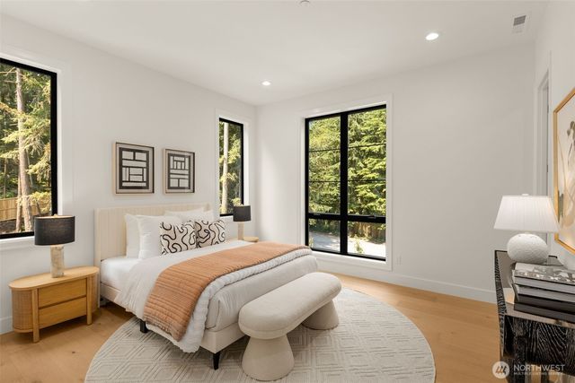 13203 NE 54th Place, Bellevue, WA 98005