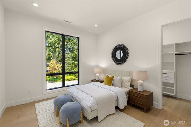 13203 NE 54th Place, Bellevue, WA 98005